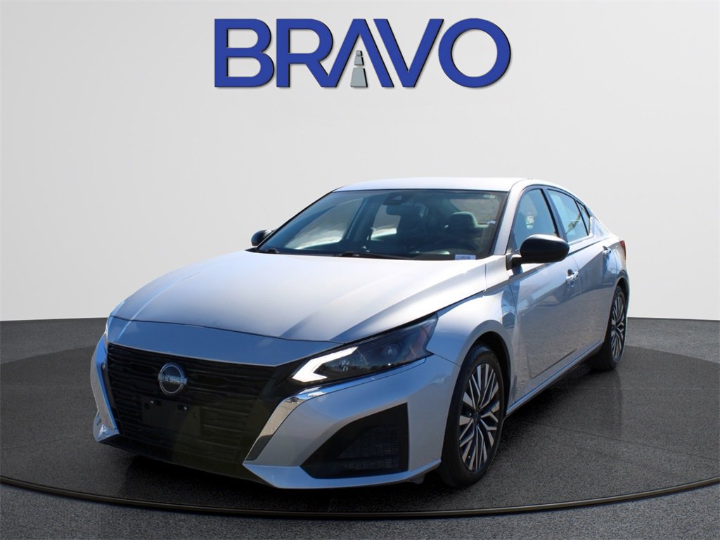 2024 Nissan Altima SV's photo