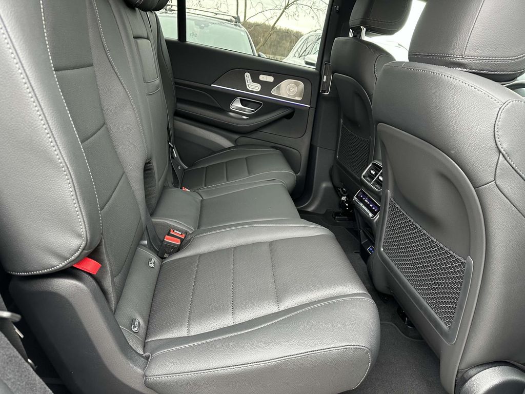 2025 Mercedes Benz GLS 450 4MATIC photo 20