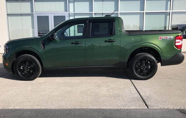 2025 Ford Maverick XLT photo 2