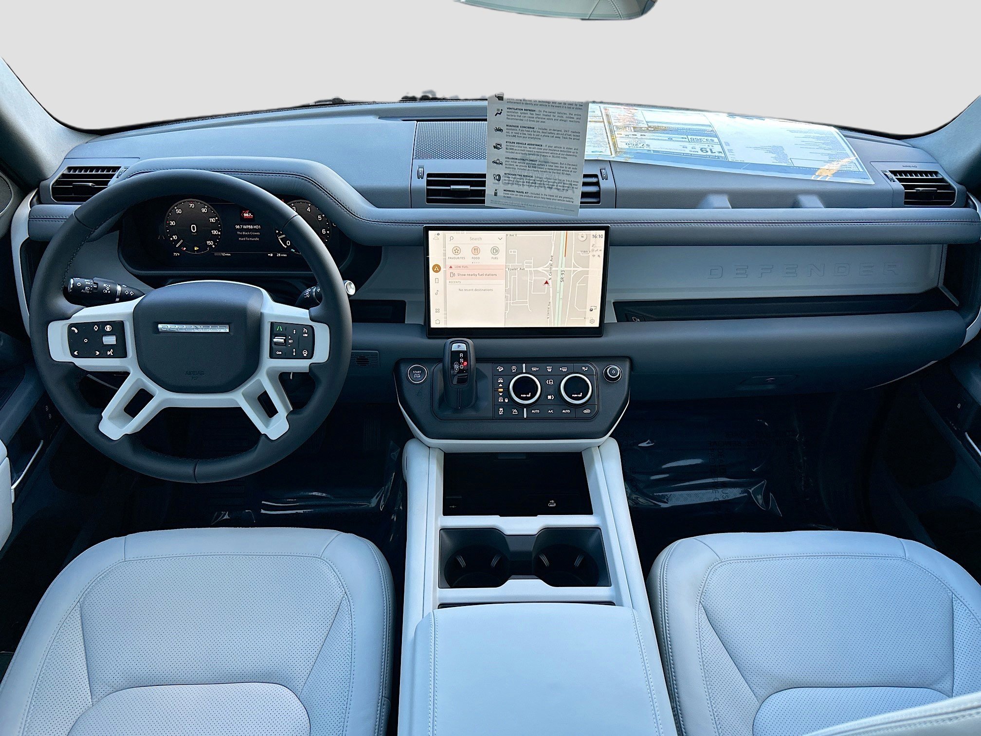 2025 Land Rover Defender 110 S photo 8