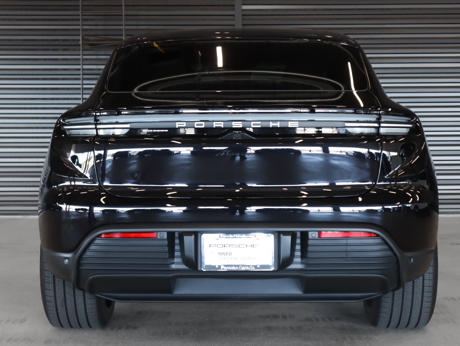 2025 Porsche Macan Electric photo 9