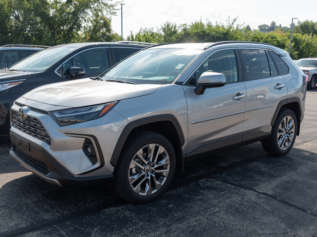 2022 Toyota RAV4 Limited photo 2
