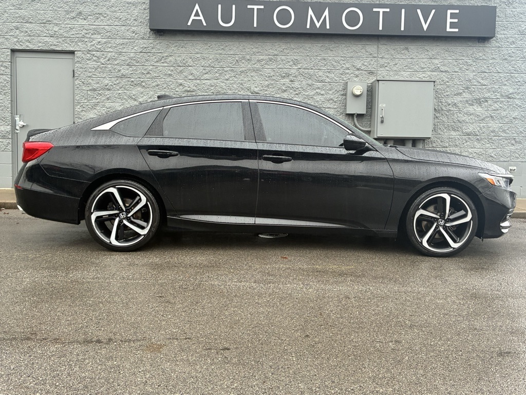 2018 Honda Accord Sport photo 2