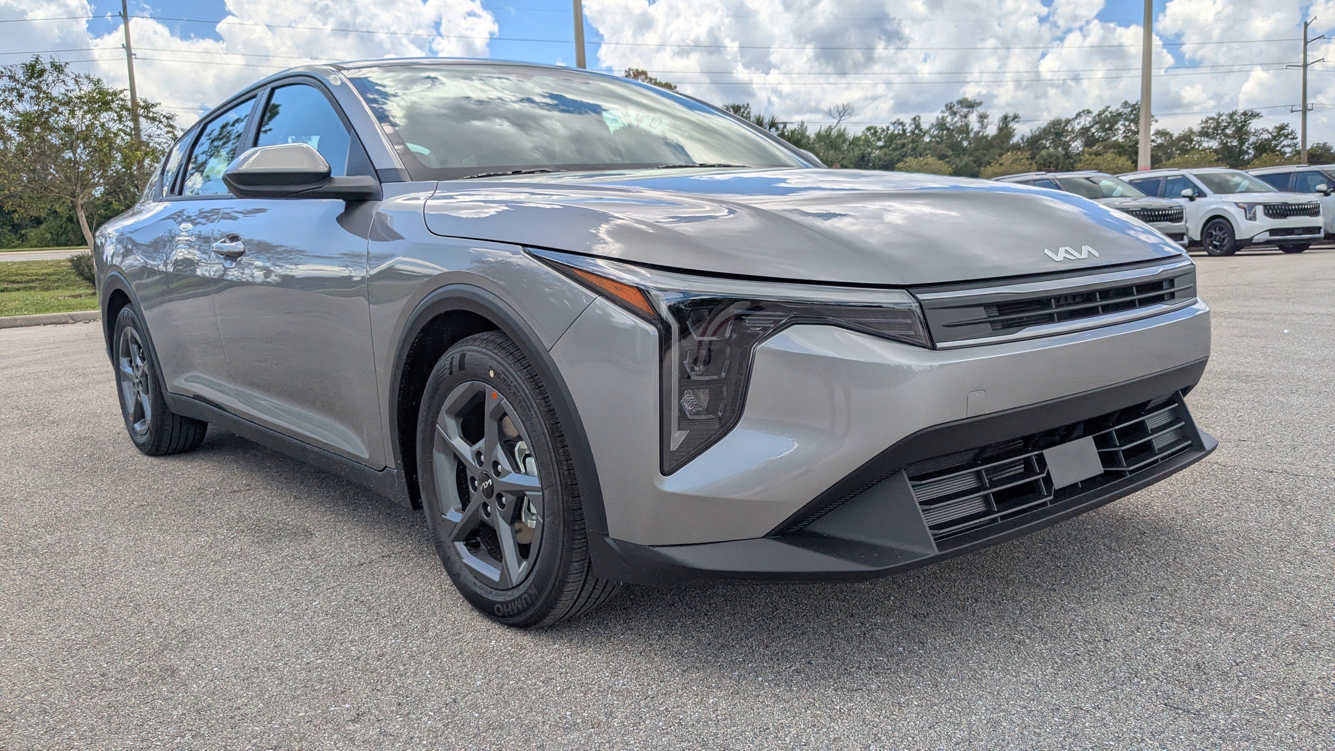 2025 Kia K4 LXS photo 2