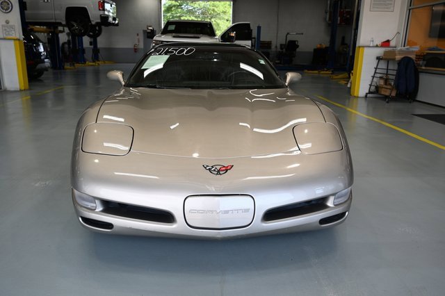 2000 Chevrolet Corvette photo 2