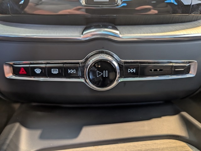 2022 Volvo XC60 Inscription photo 23