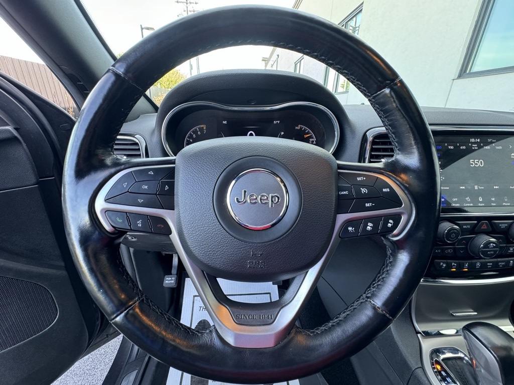 2021 Jeep Grand Cherokee Anniversary Edition photo 2