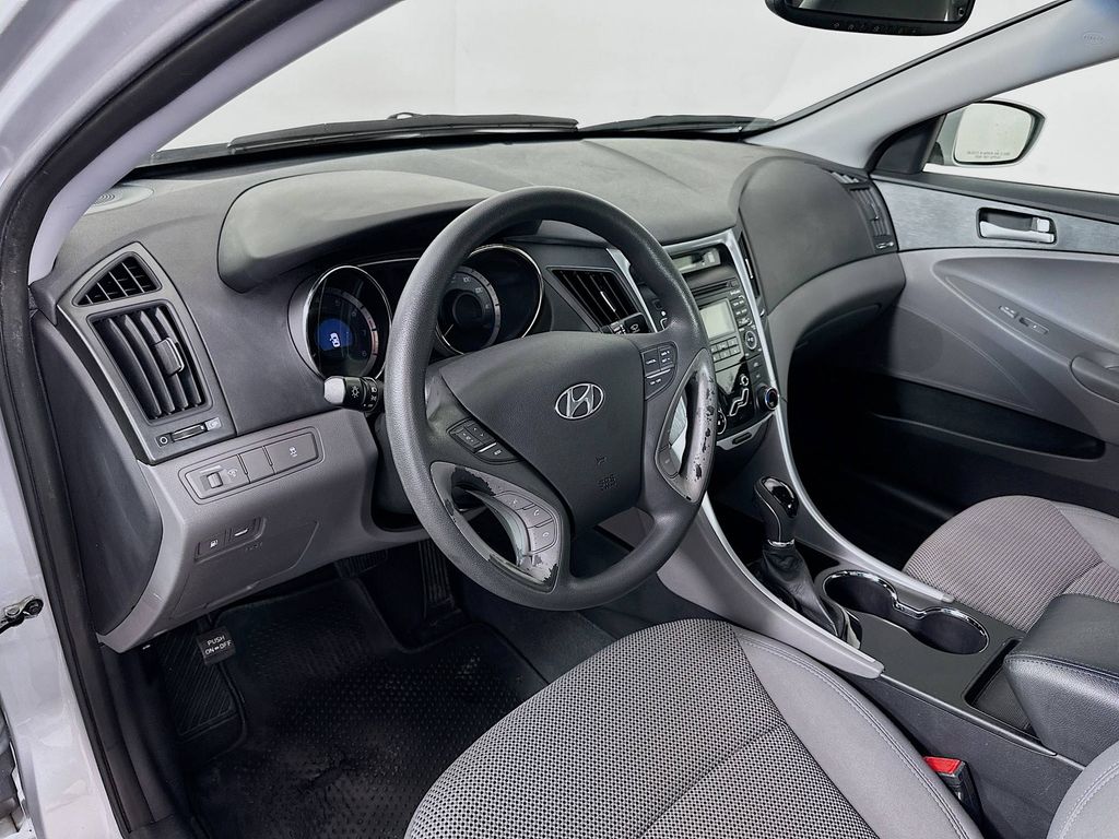 2011 Hyundai Sonata GLS photo 9