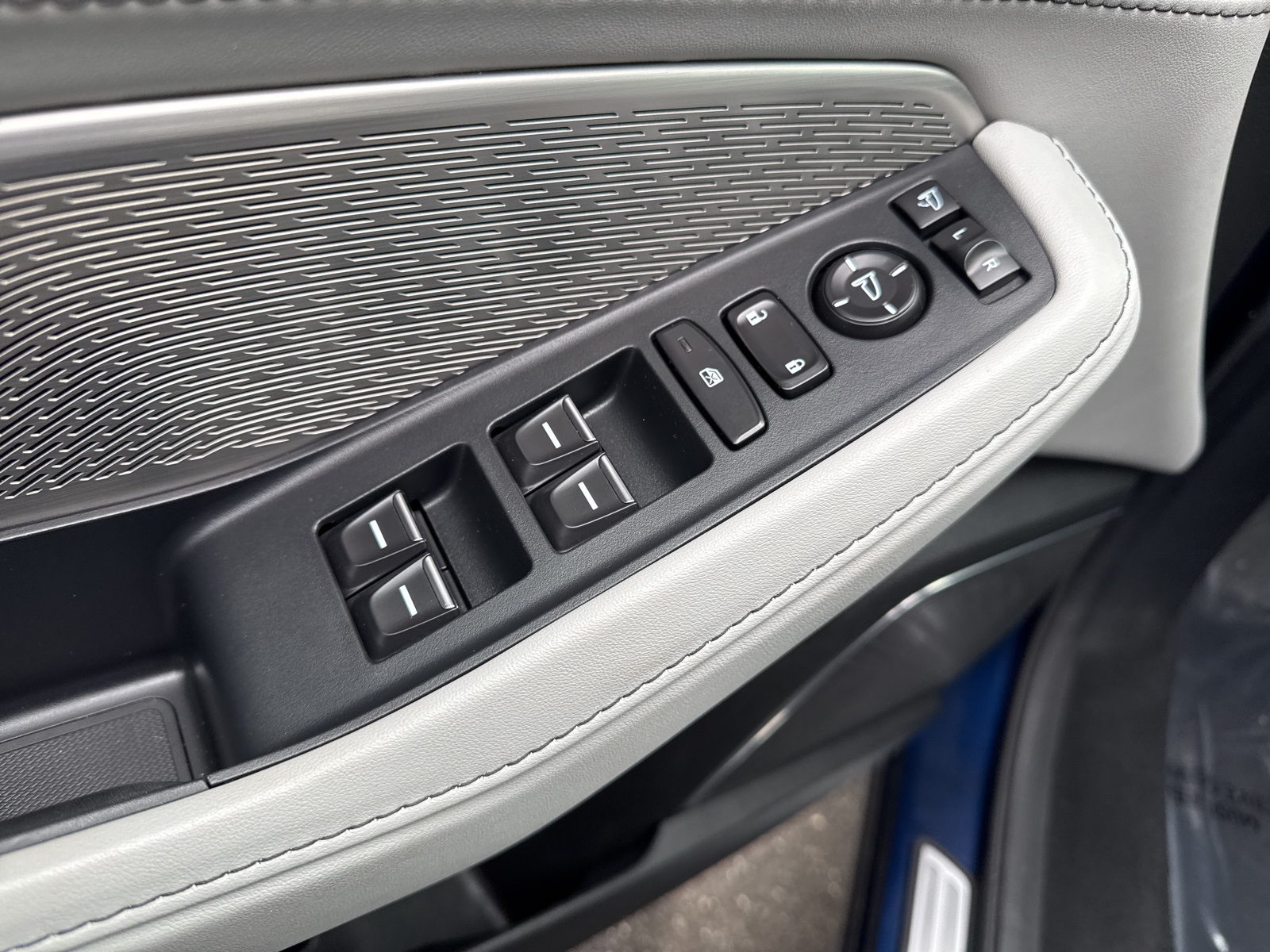 2023 Acura MDX Advance SH-AWD photo 42