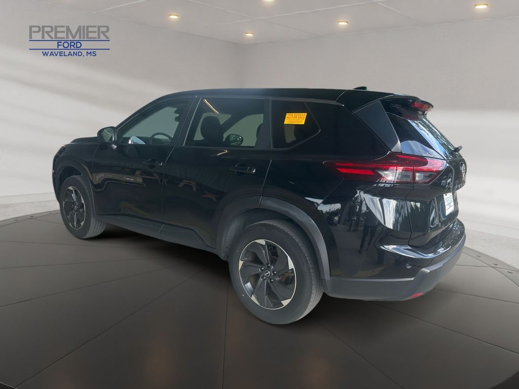 2024 Nissan Rogue SV photo 3