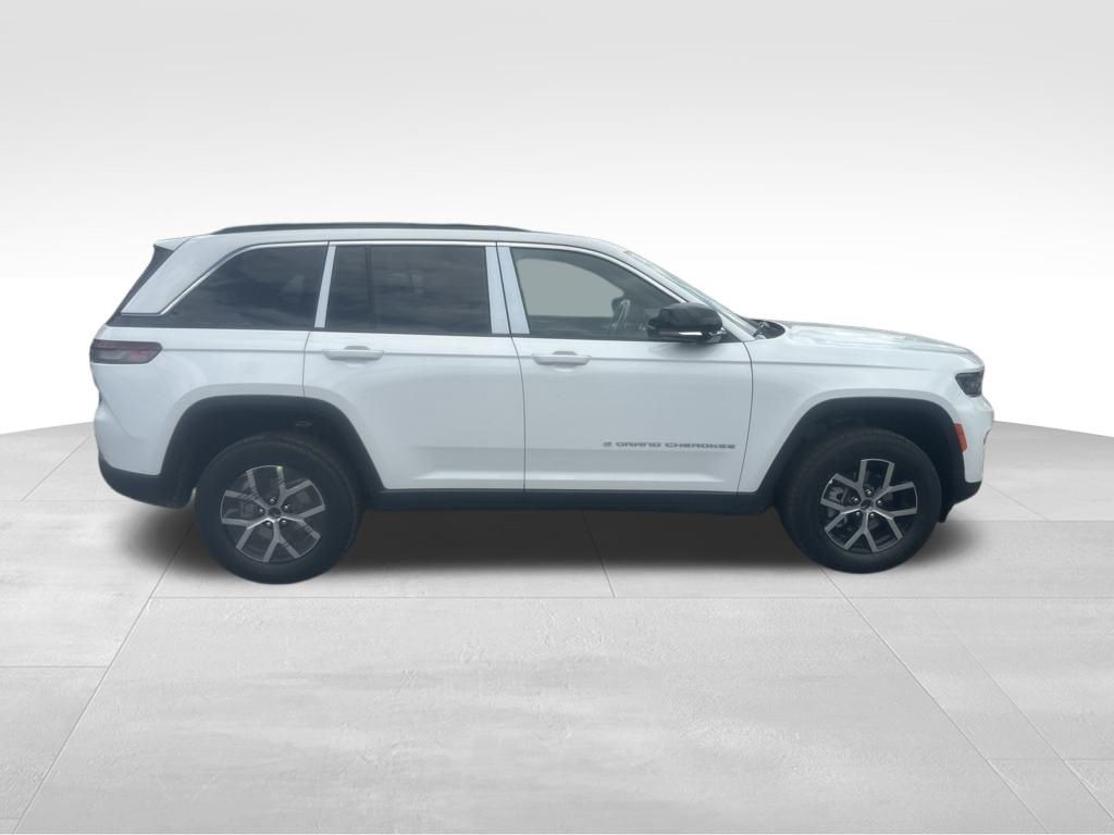 2025 Jeep Grand Cherokee Limited photo 18