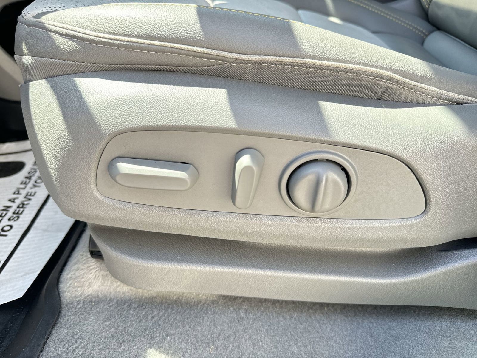 2022 Chevrolet Bolt EUV Premier photo 17