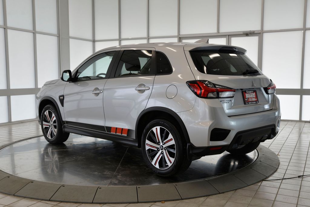 2024 Mitsubishi Outlander Sport ES LE SE photo 4