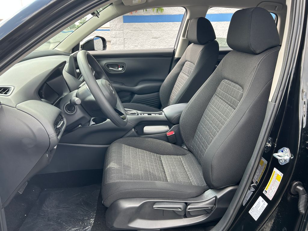 2026 Honda HR-V LX photo 11