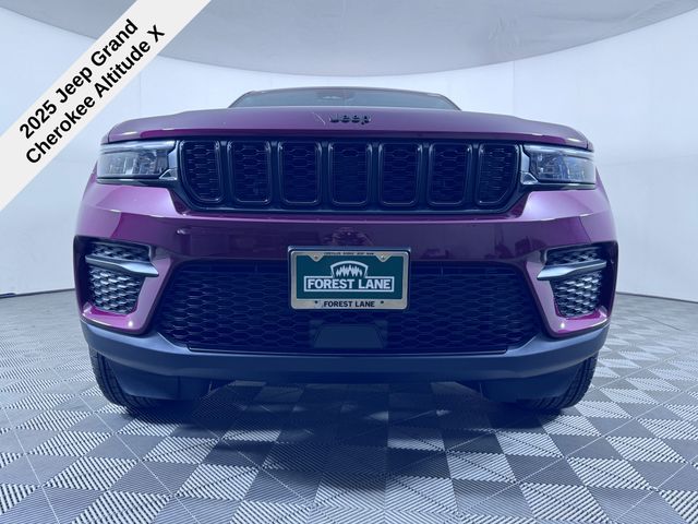 2025 Jeep Grand Cherokee Altitude photo 9