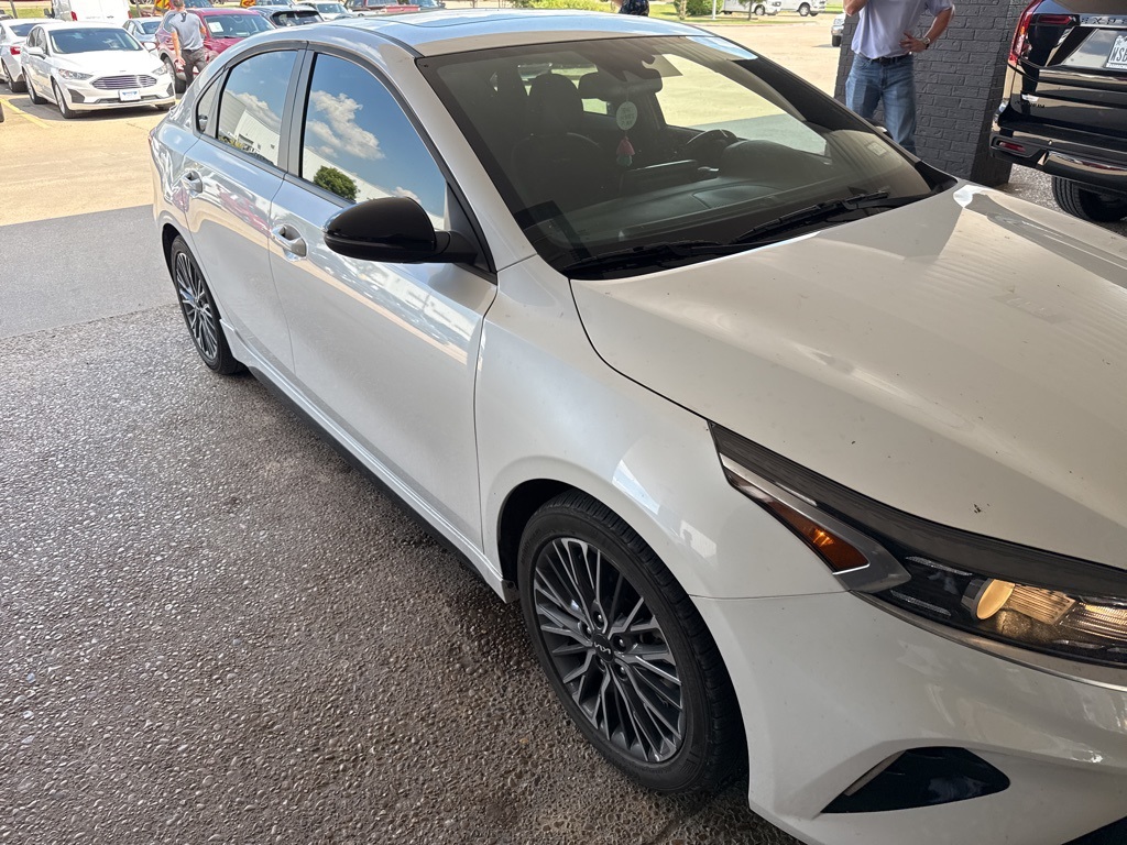 2024 Kia Forte GT-Line photo 4