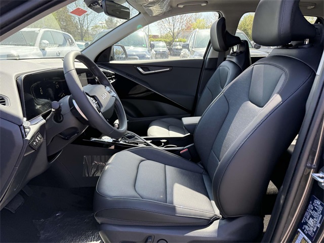 2025 Kia Niro SX photo 9