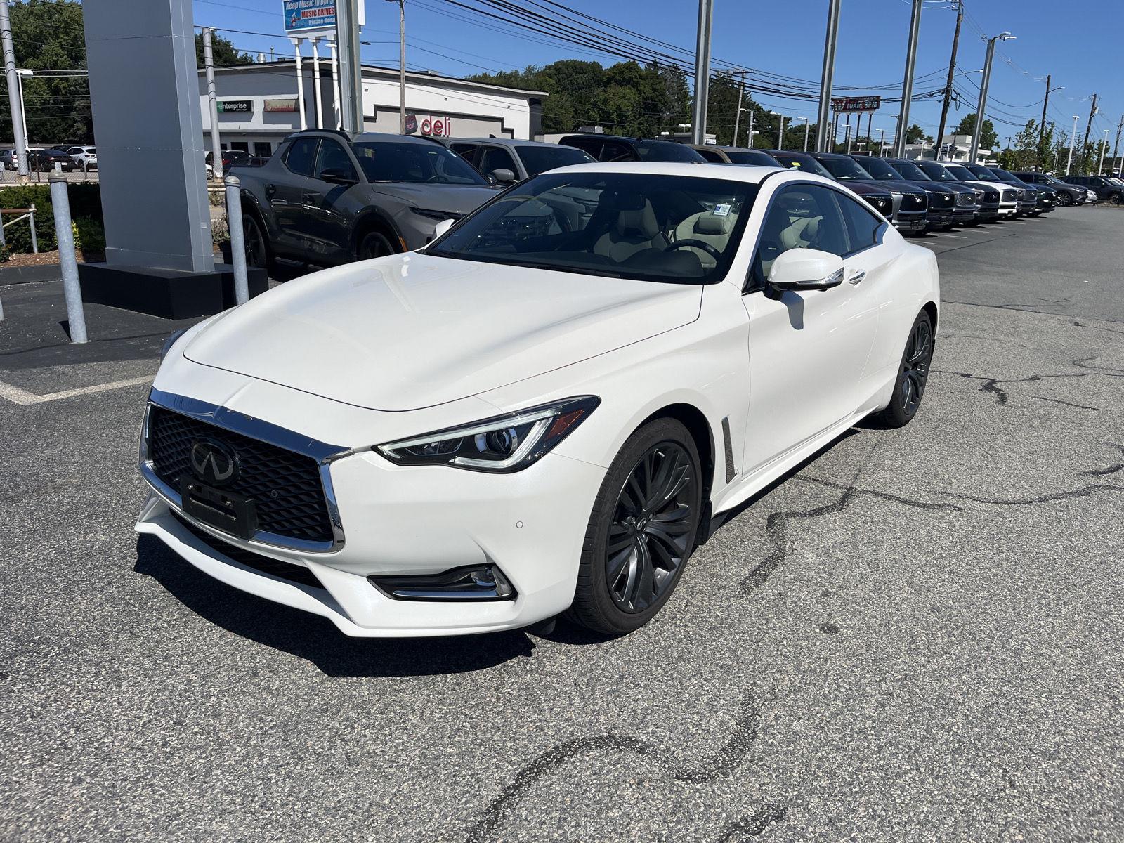 2022 Infiniti Q60 Luxe photo 7