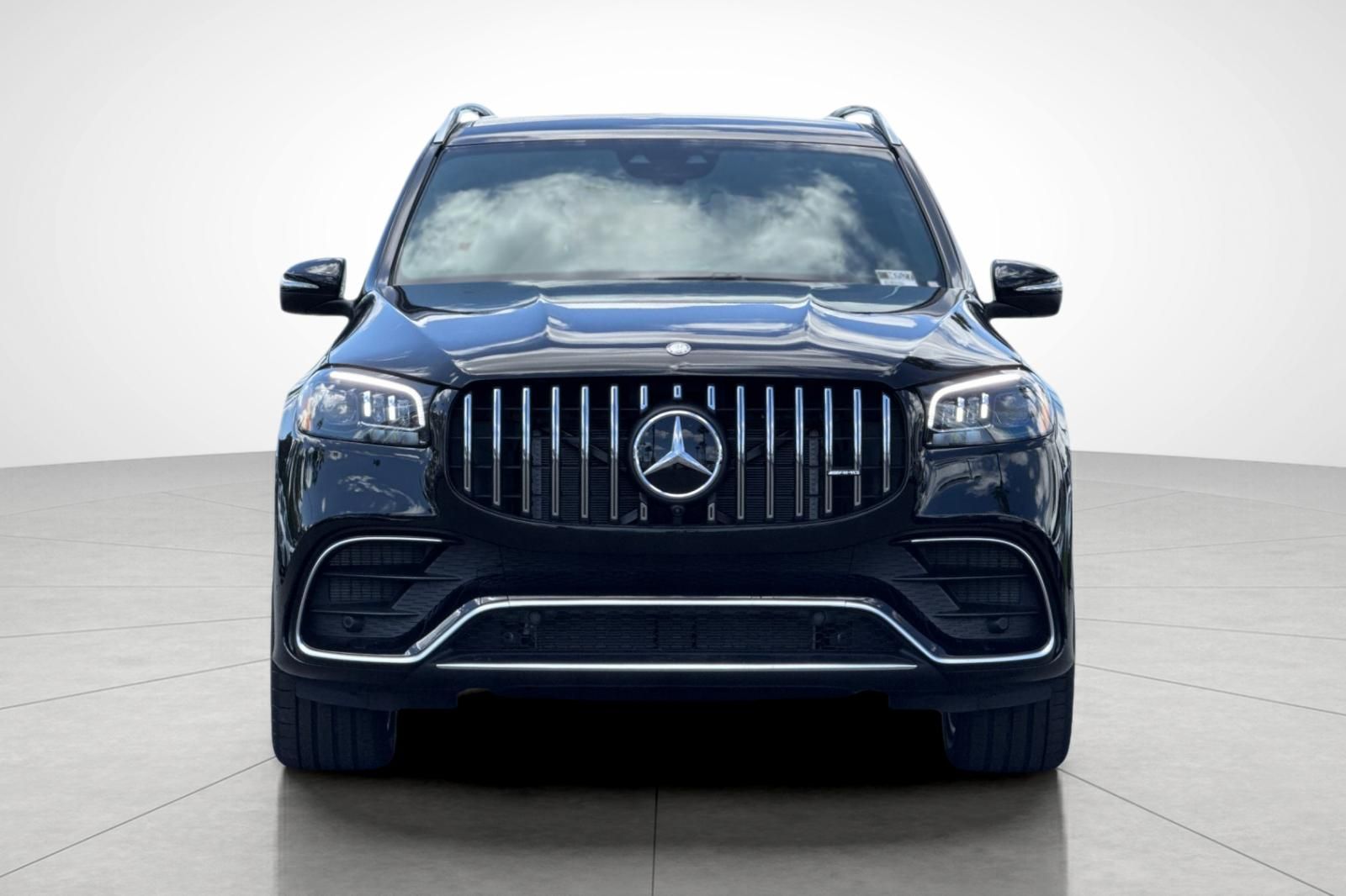 2025 Mercedes Benz GLS 63 AMG 4MATIC photo 4