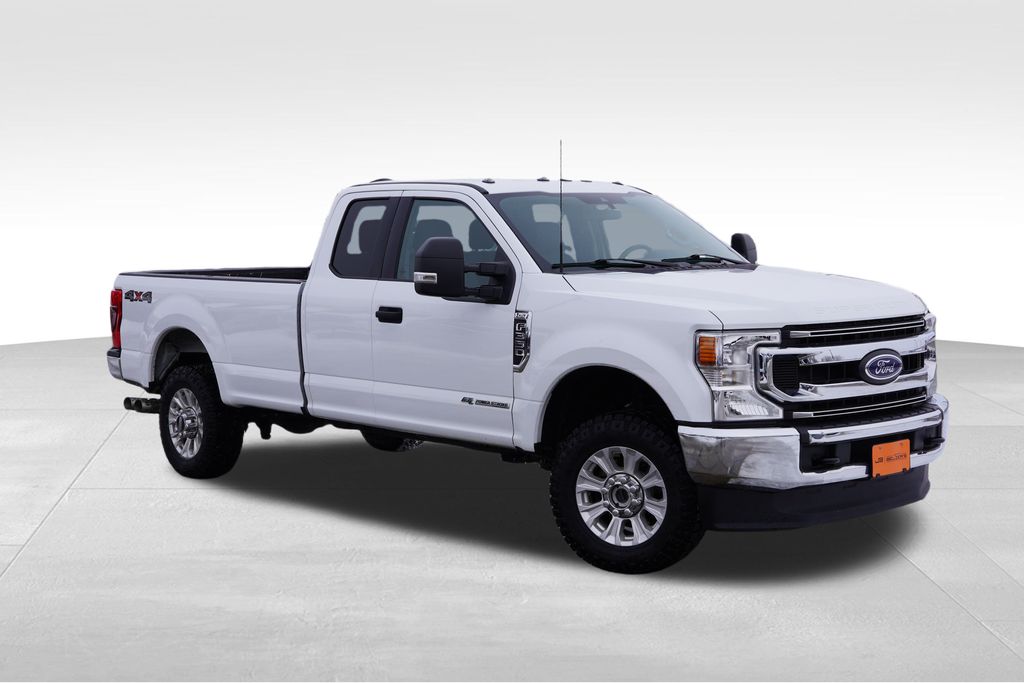 2022 Ford F-350 Super Duty XLT's photo
