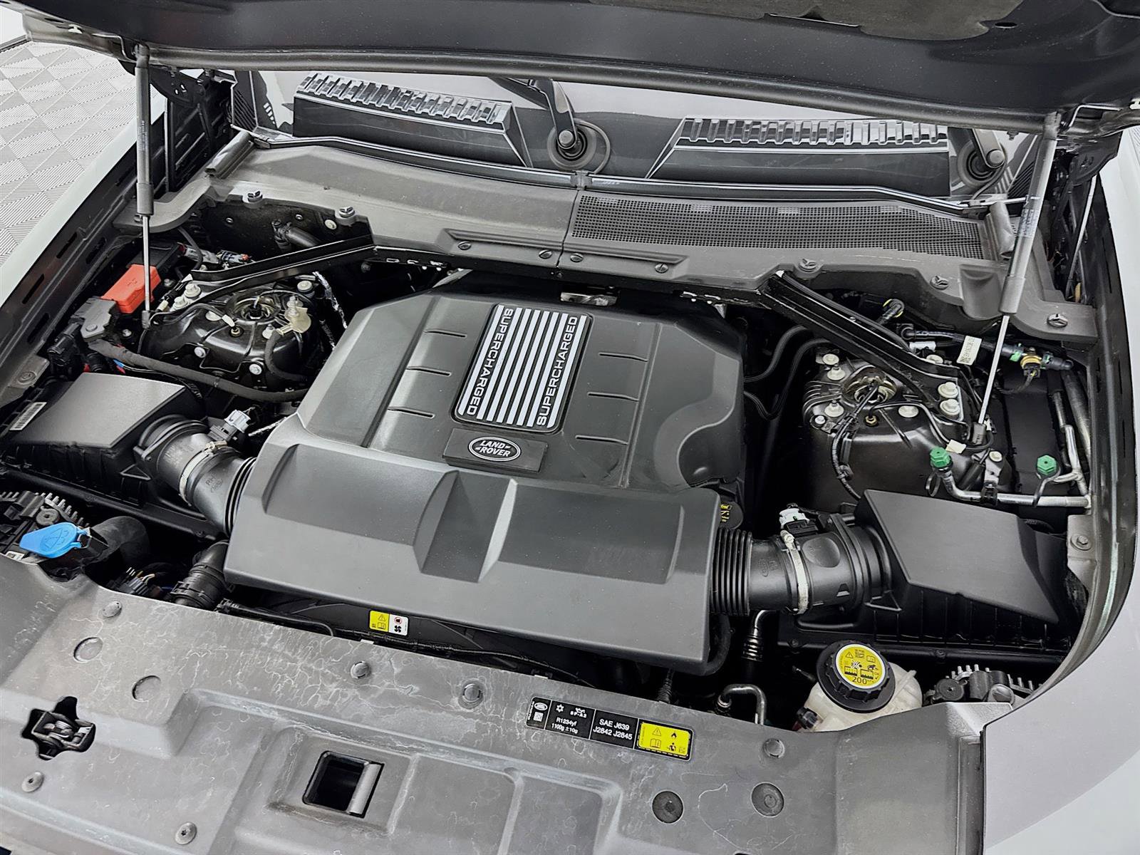2024 Land Rover Defender 110 V8 photo 31