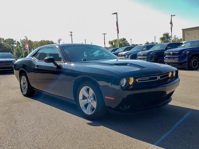 2023 Dodge Challenger SXT photo 3