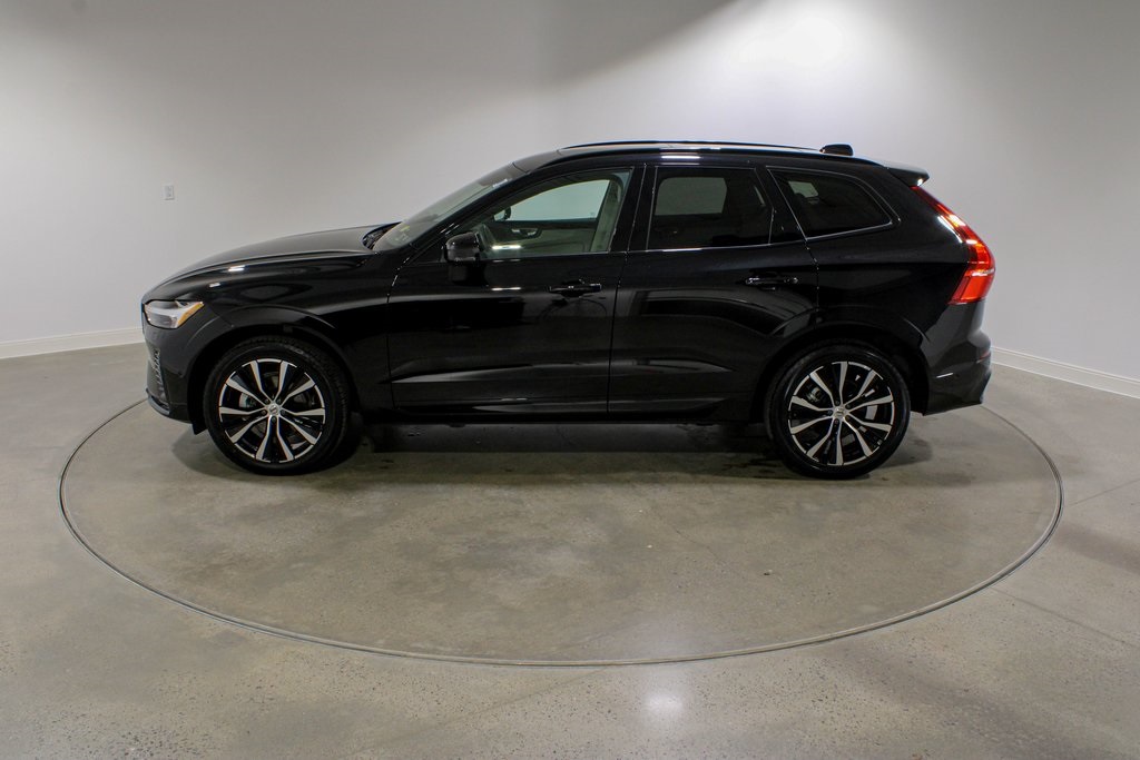 2024 Volvo XC60 B5 Plus photo 2