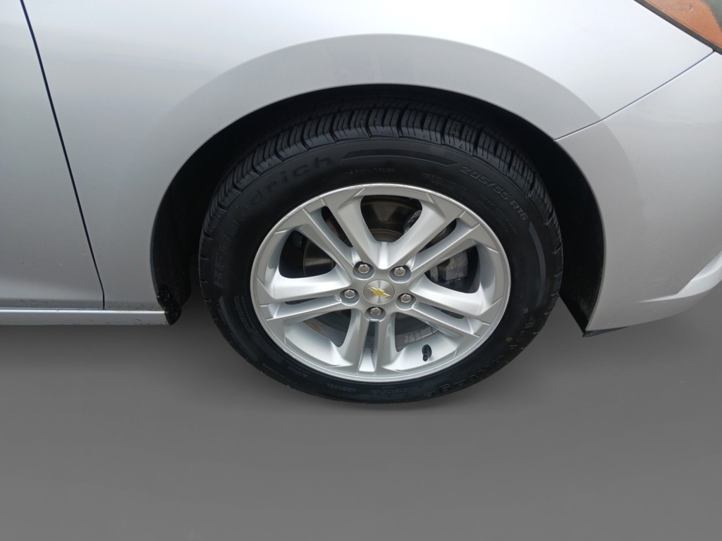 2018 Chevrolet Cruze LT photo 28