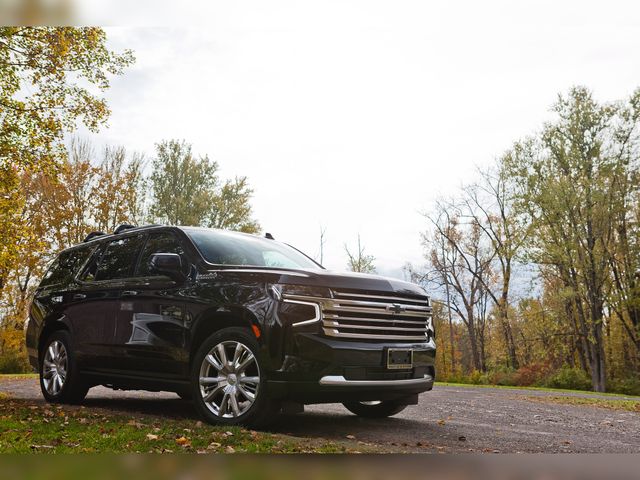 2021 Chevrolet Tahoe High Country photo 2