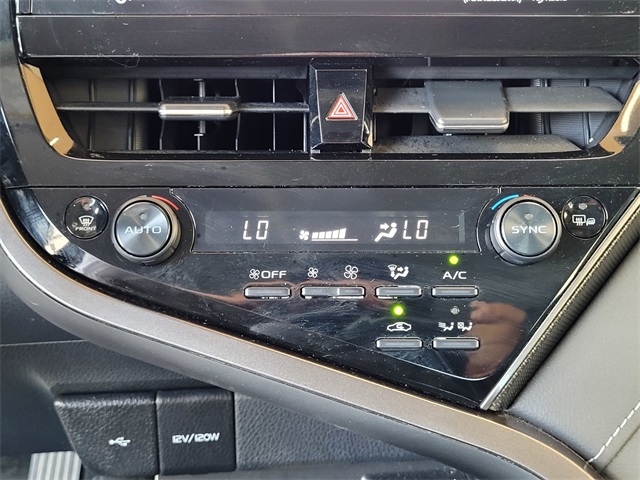 2024 Toyota Camry Hybrid XSE photo 23
