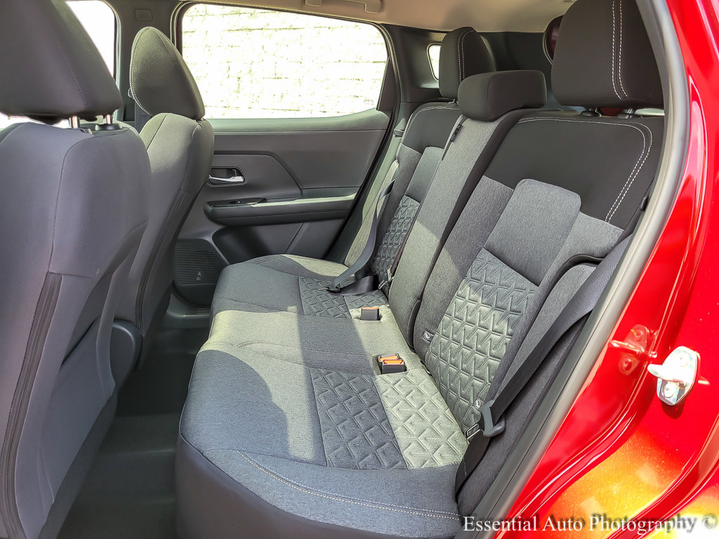2025 Nissan Kicks SV photo 9