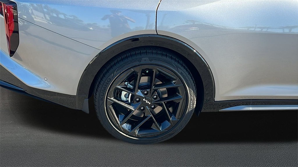 2025 Kia K4 GT-Line Turbo photo 4