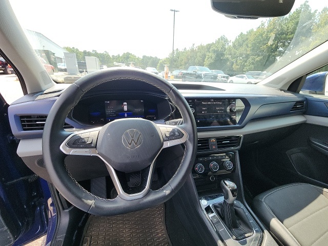 2023 Volkswagen Taos SE photo 9