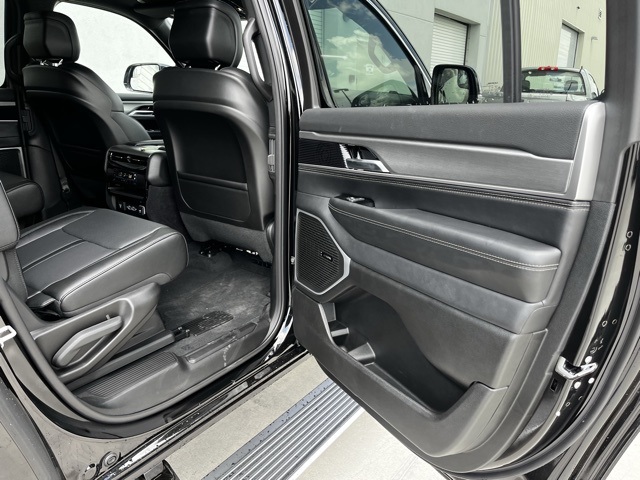 2025 Jeep Wagoneer Limited Series II photo 18