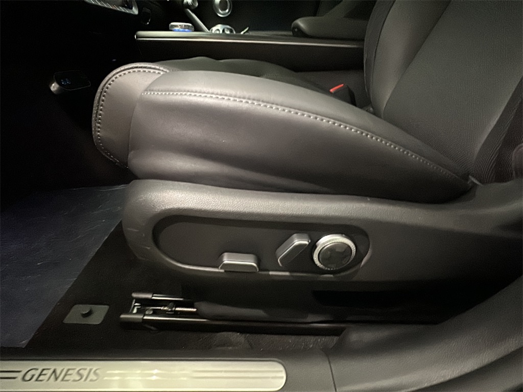 2026 Genesis GV60 AWD photo 9