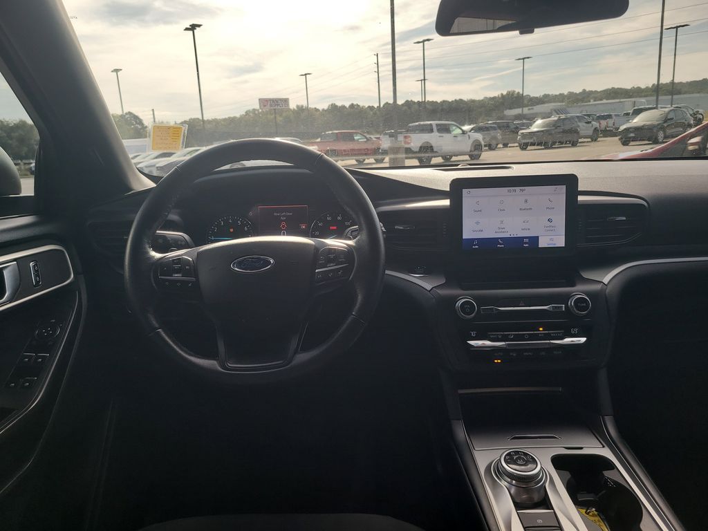 2020 Ford Explorer XLT photo 19