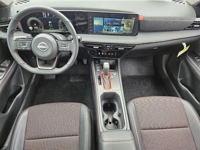 2025 Nissan Kicks SR photo 19