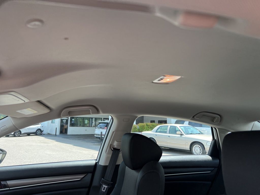 2018 Honda Accord LX 1.5T photo 24