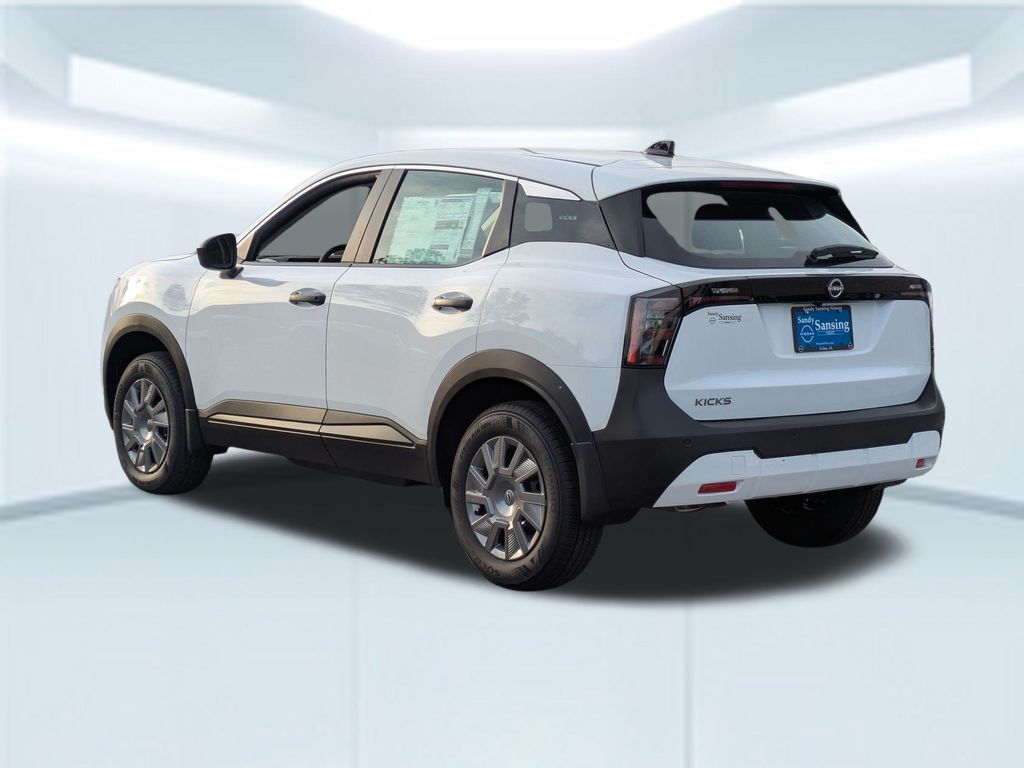 2026 Nissan Kicks S photo 2