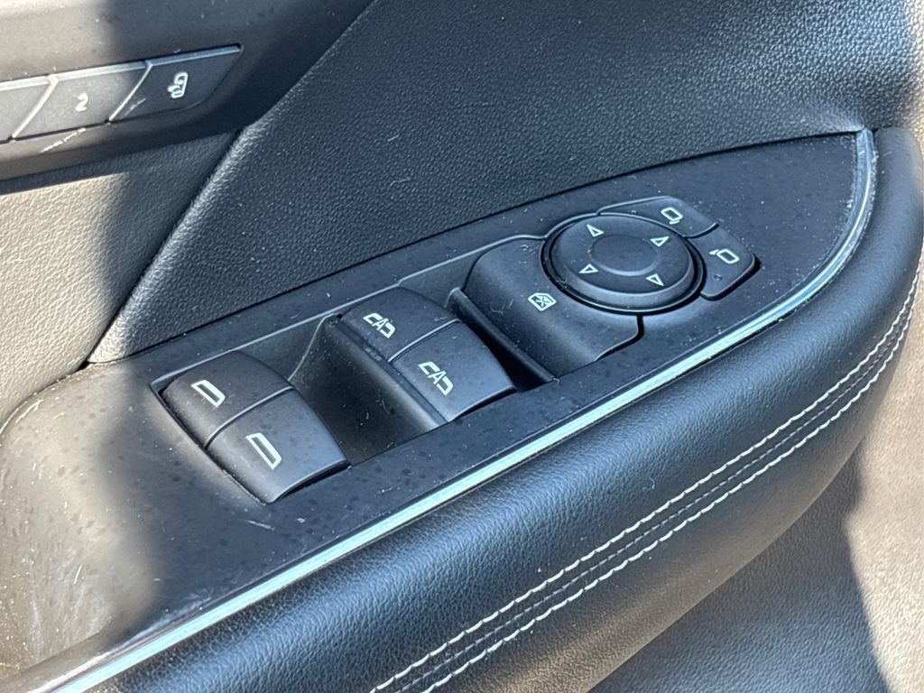 2022 Buick Envision Essence photo 30