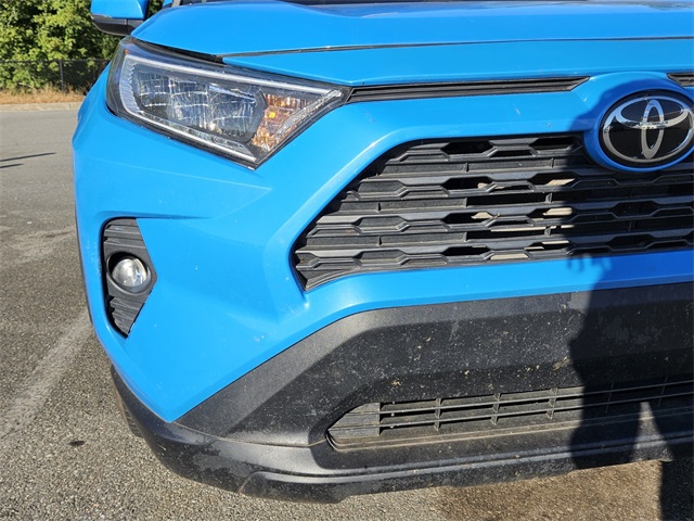 2020 Toyota RAV4 XLE photo 13