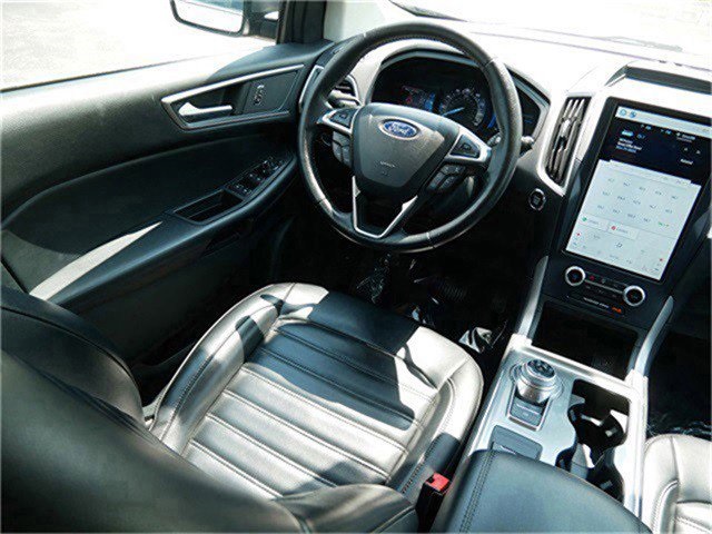 2022 Ford Edge SEL photo 10