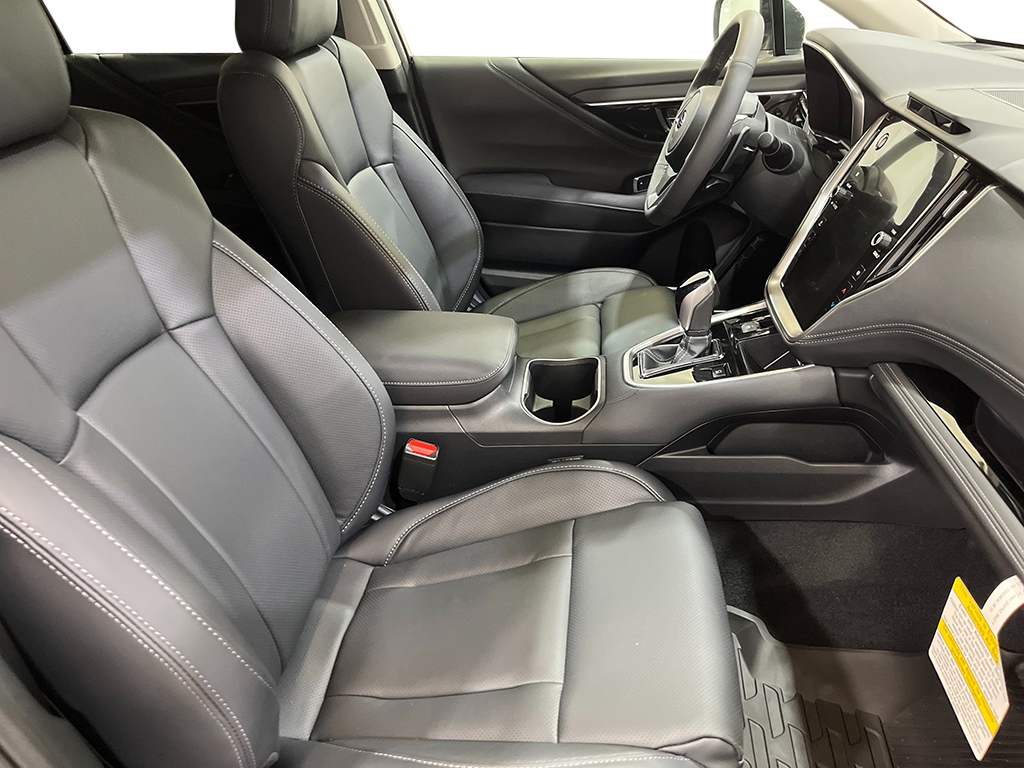 2025 Subaru Outback Touring XT photo 16