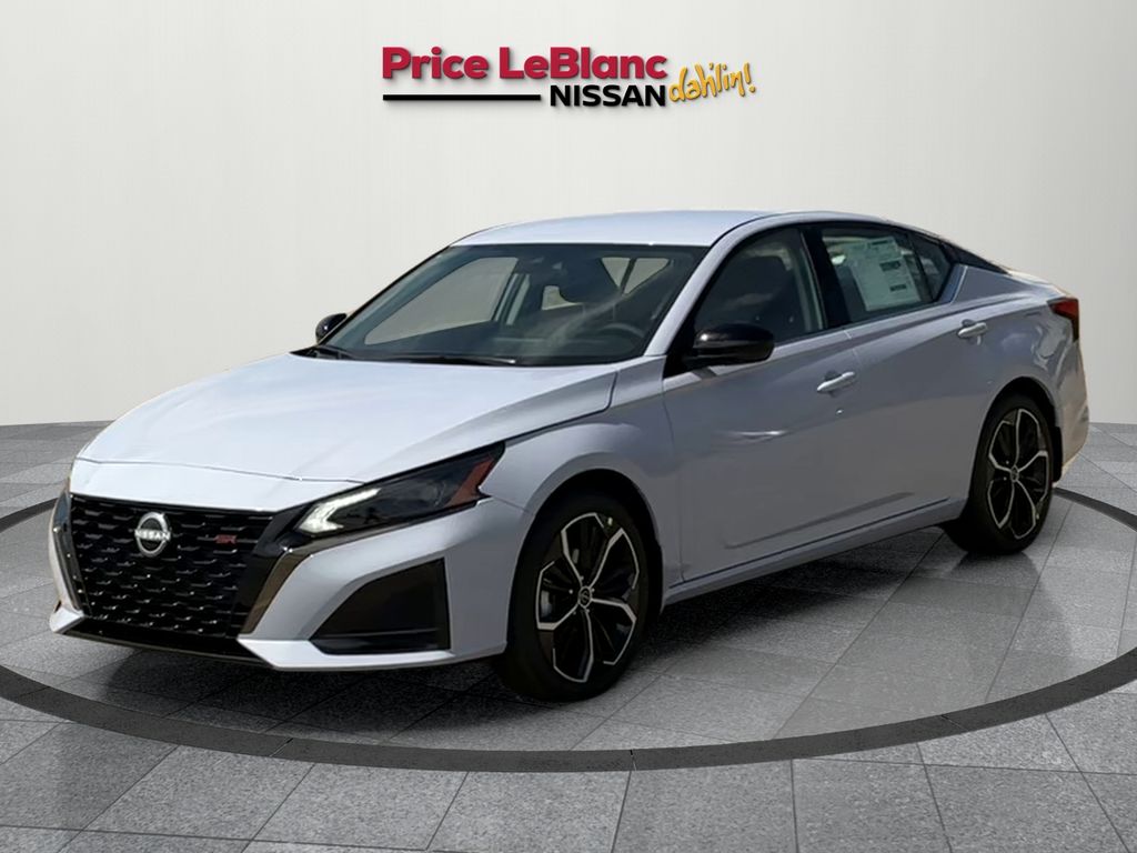 2025 Nissan Altima 2.5 SR photo 4