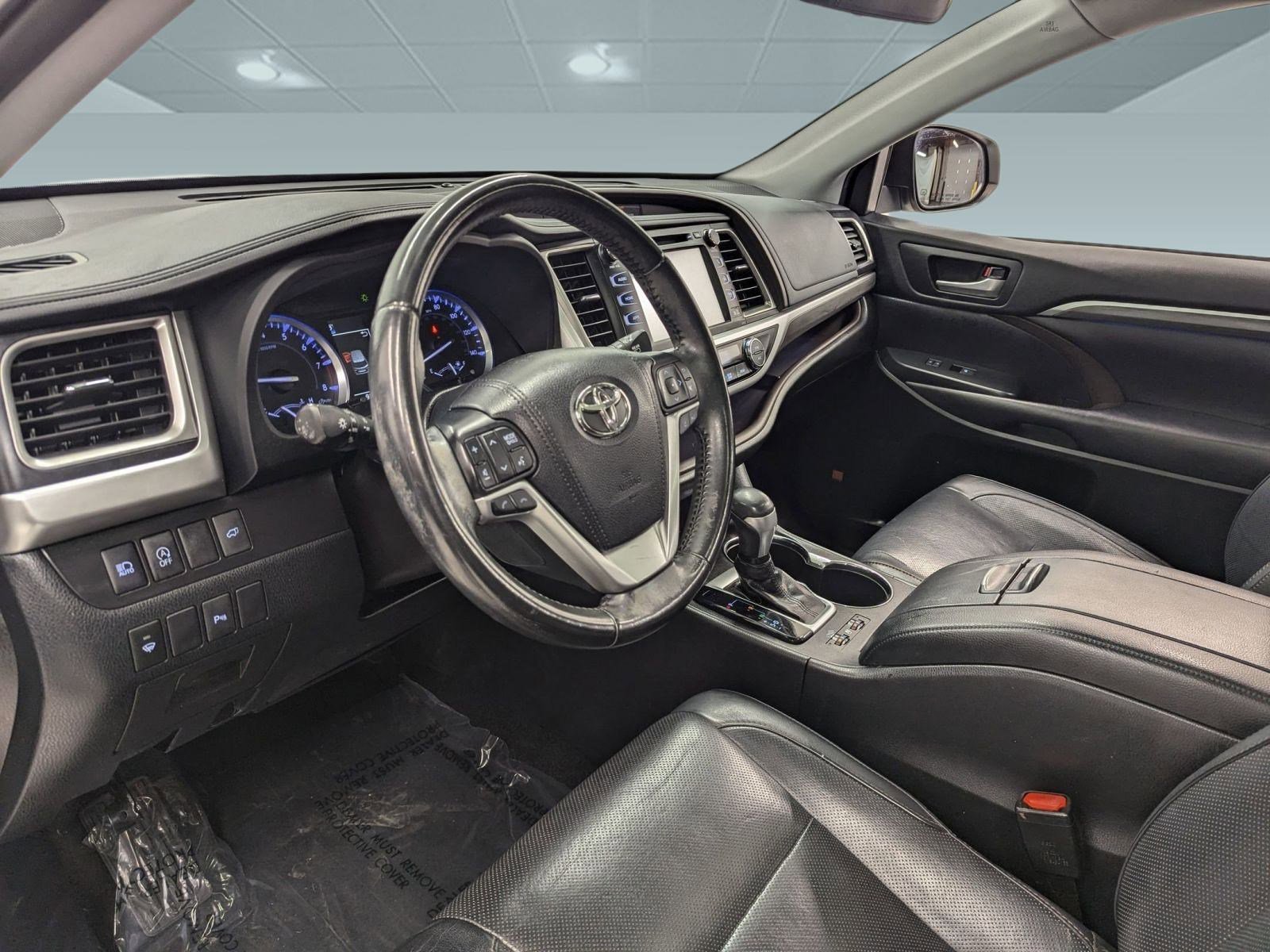 2019 Toyota Highlander Limited photo 3
