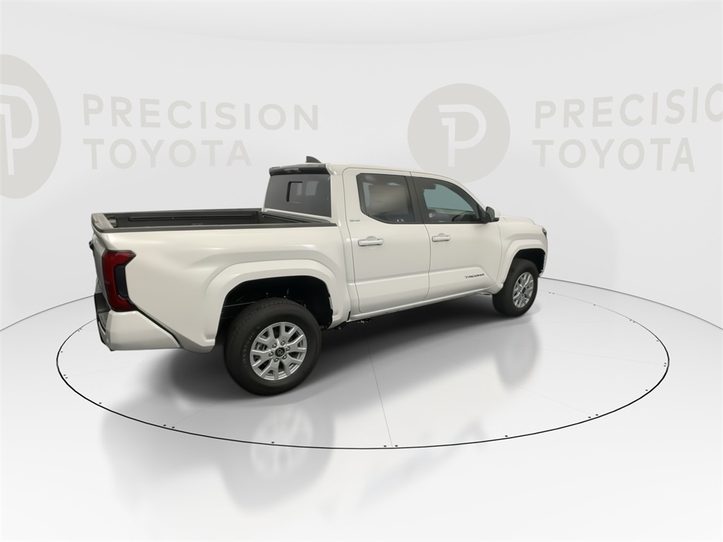 2025 Toyota Tacoma SR5 photo 17