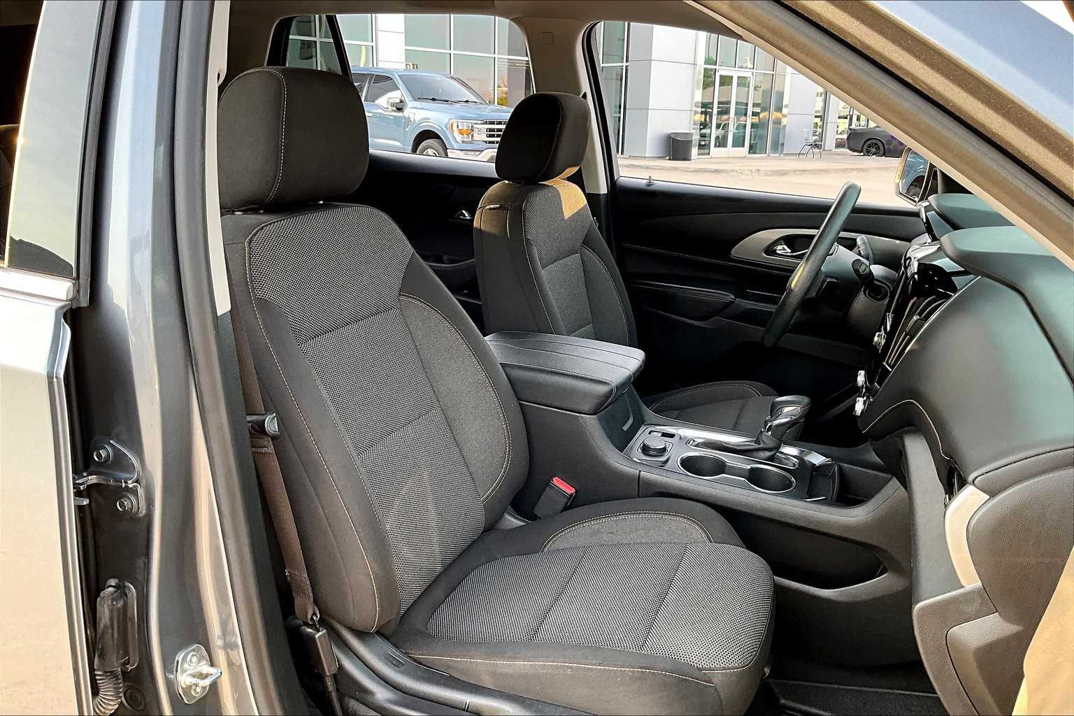 2021 Chevrolet Traverse LS photo 9