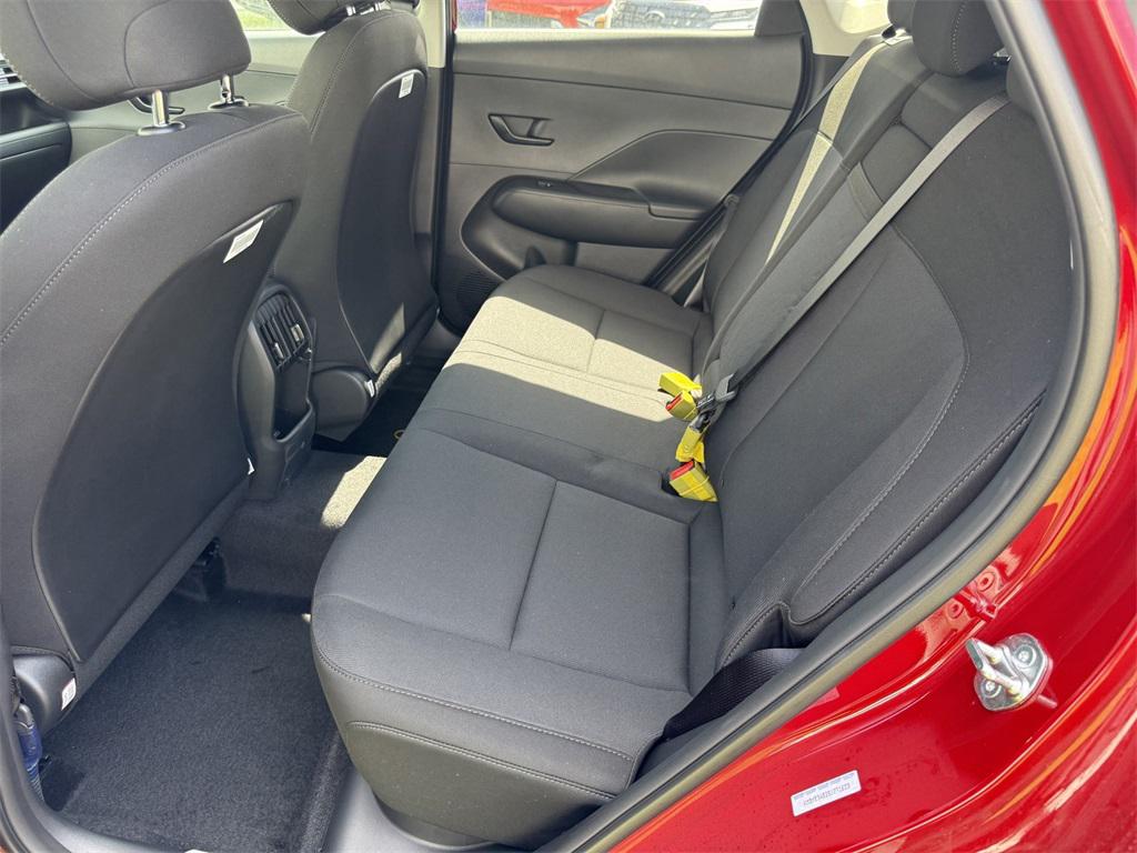2025 Hyundai Kona SEL photo 13