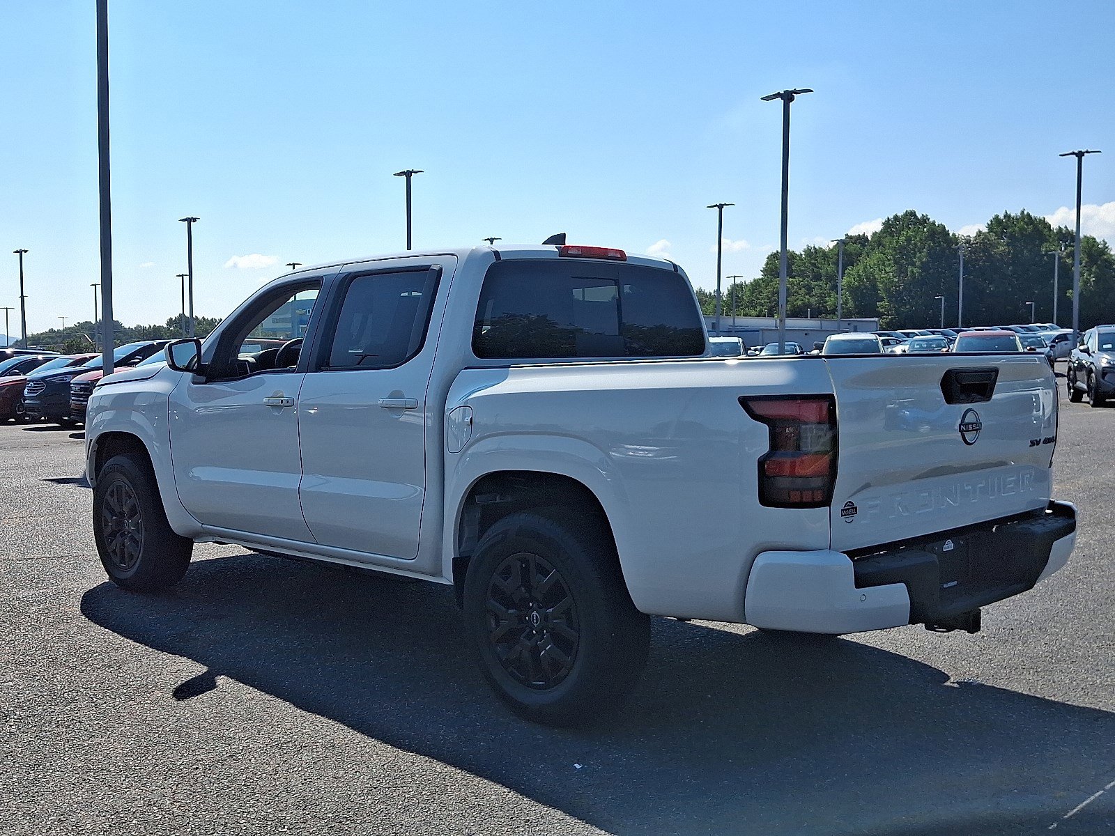 2024 Nissan Frontier SV photo 4