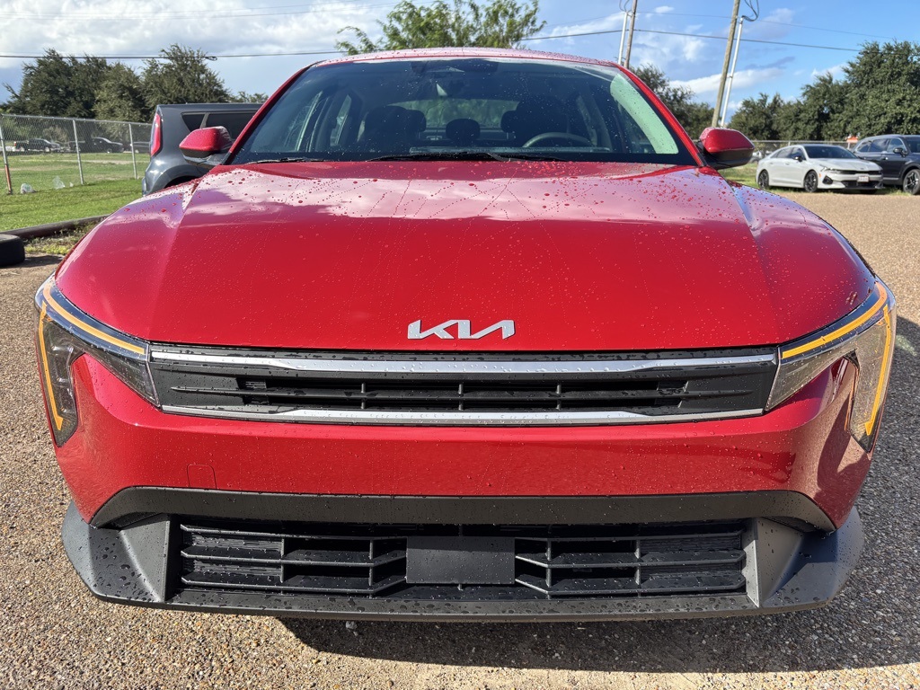 2025 Kia K4 LXS photo 2